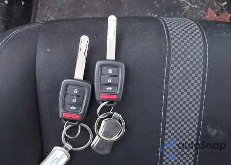 2019 Honda Civic Lx z USA, uszkodzony, nr VIN 19XFC2F6XKE046373